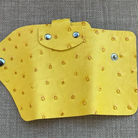 Yellow Key Chain 6 keys Holder Faux Leather Vegan Key Fob Keys Bag New - Picture 6 of 8